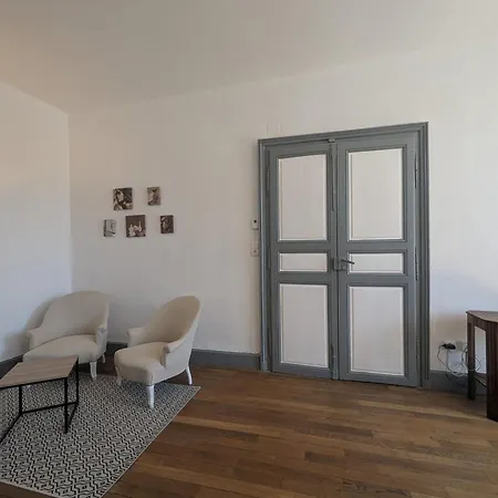Maison De Caractere Au Calme - Fr-1-611-118 *