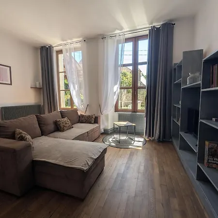 Maison De Caractere Au Calme - Fr-1-611-118 *